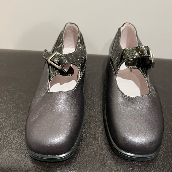 🇮🇹 Italian Girls Dress Shoes (EU 30/US 12.5) - Picture 3 of 6